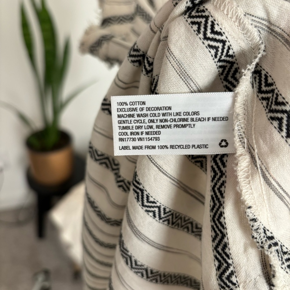 Knox Rose Cream Black Boho Striped Raw Hem Sleeveless Blouse Tank Top Small - Picture 9 of 9